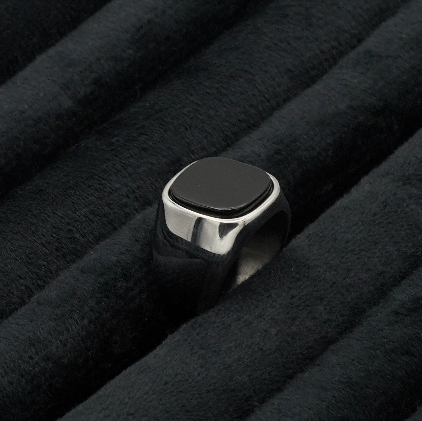 Black Onyx Signet Ring 16mm (Silver) - Biraaj