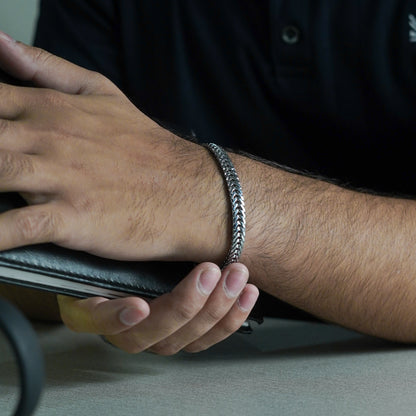 Herringbone Link Bracelet - Biraaj